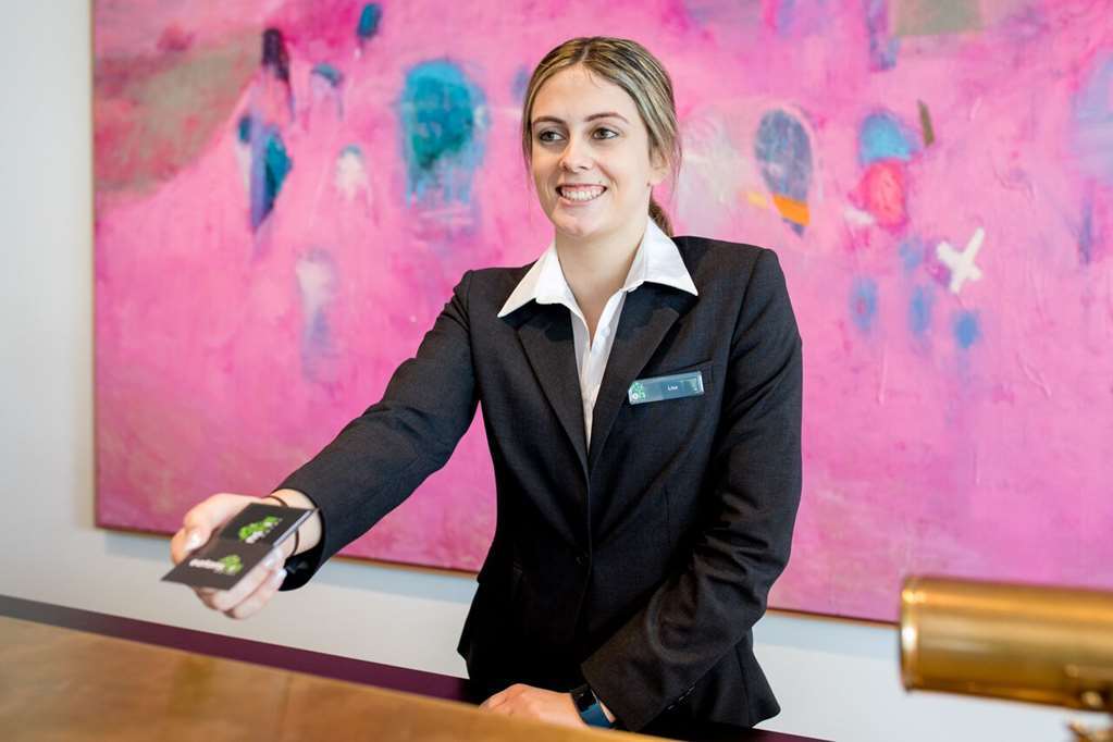 Hotel Eatons Hill 4*