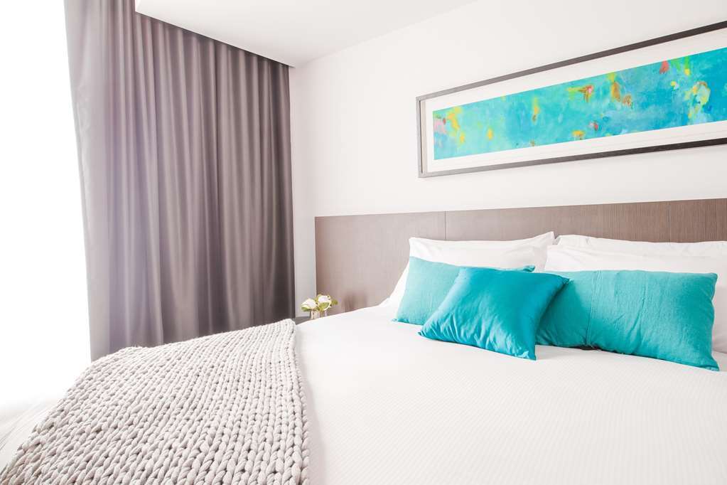 Eatons Hill 4* Brisbane