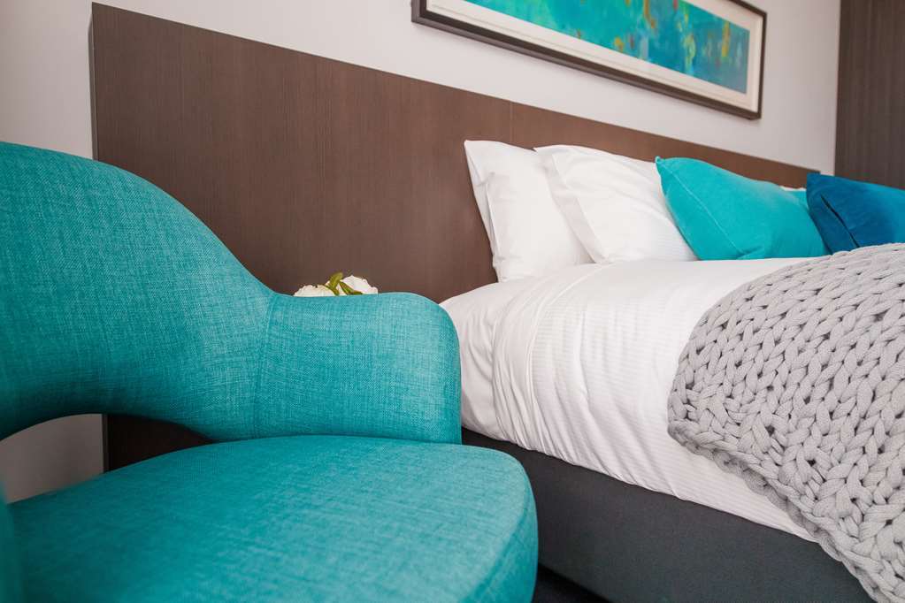 Hotel Eatons Hill 4*