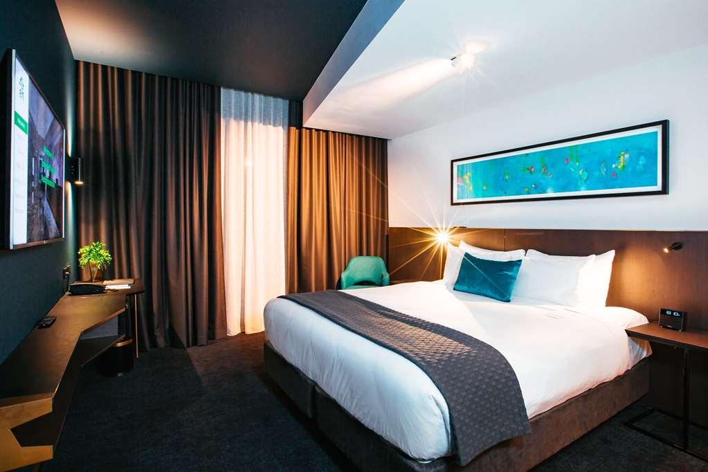 Hotel Eatons Hill 4*