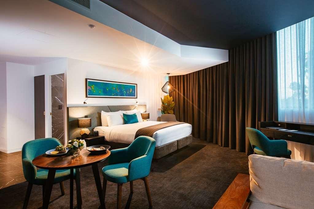 Hotel Eatons Hill 4*