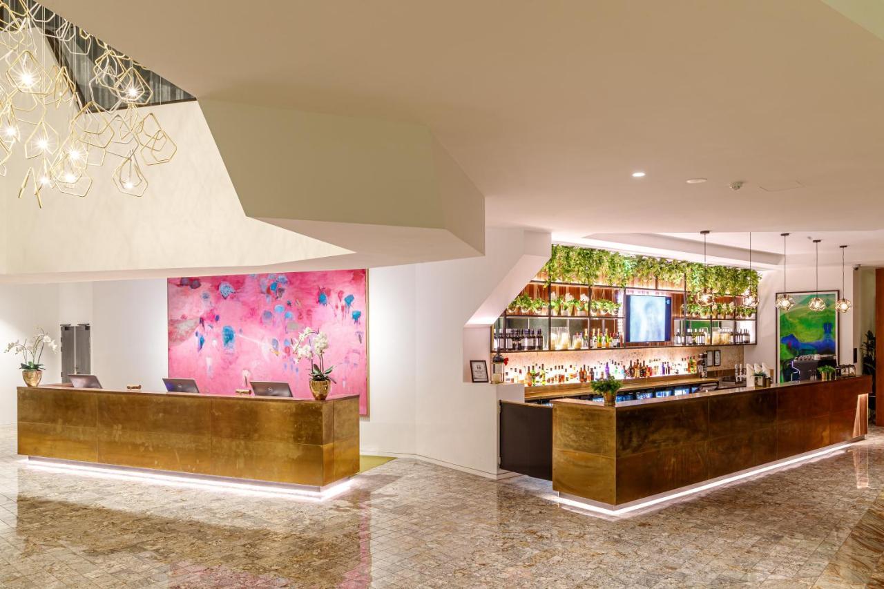 Eatons Hill Hotel 4*